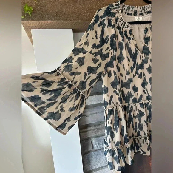 Entro Blouse M Animal Print Oversized Flounce Flutter Tired Feminine Flowy - Picture 2 of 11